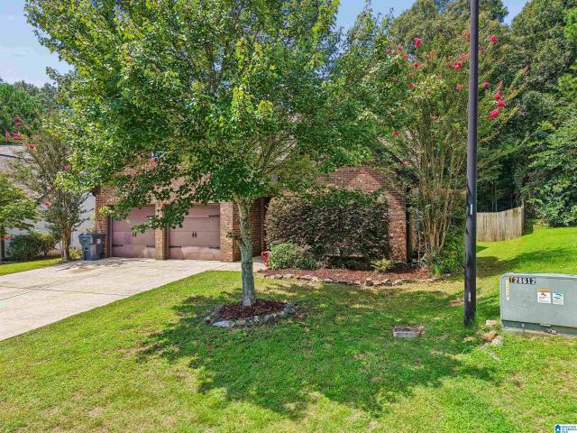 932 Valley Circle