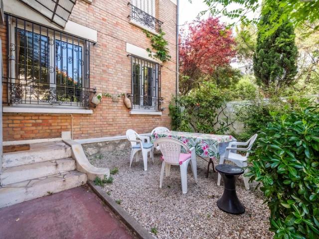 93350 LE BOURGET – MAISON 5 PIÈCES – 83,51 M² CARREZ / 119,49 M² AU SOL – JARDIN/COUR DE 205 M² – PROCHE TRANSPORTS