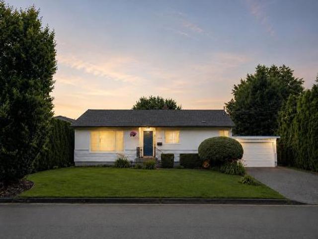 9335 Woodbine Street, Chilliwack, BC, V2P 5S6 house for sale | Listing ID R3140 | Royal LePage