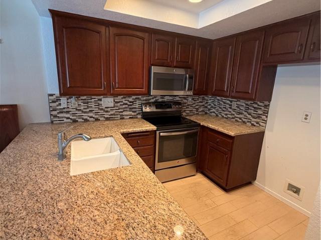 933 Creekside Dr. 126