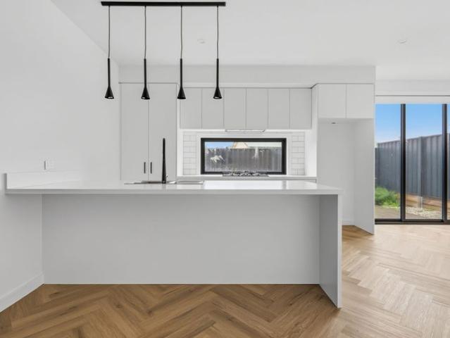 9/33 Allan Street Kilmore For Rent