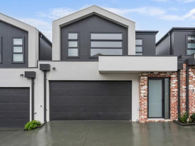 9/33 Allan Street Kilmore For Rent