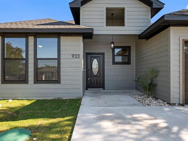 933 Nacogdoches River Drive