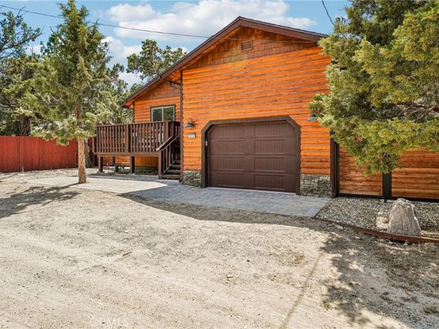 933 Spruce