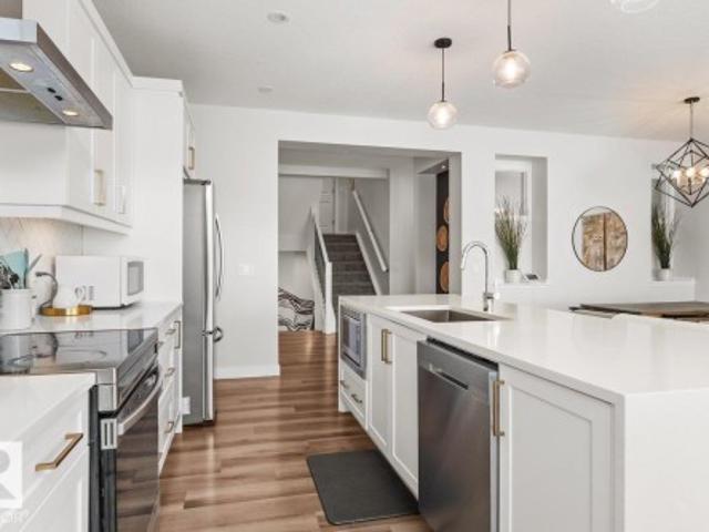 9340 Street Nw, Edmonton, AB, T5T 7R5 house for sale | Listing ID E4505 | Royal LePage