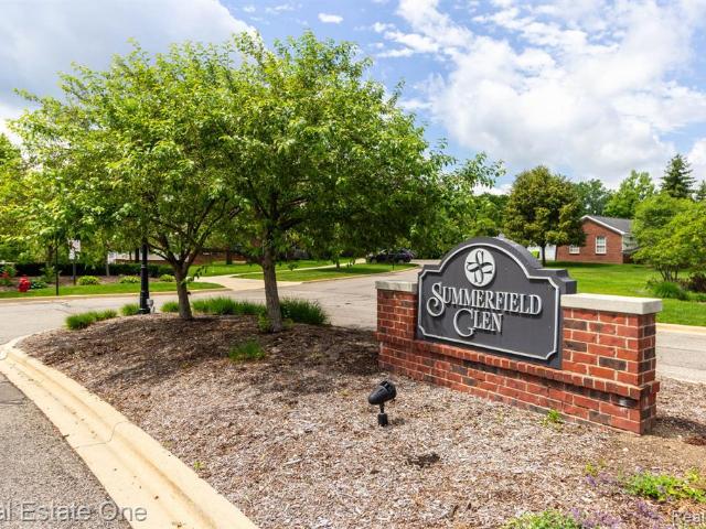 934 W Summerfield Glen Circle