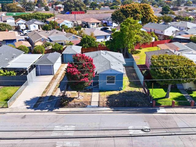 934 Warden Ave