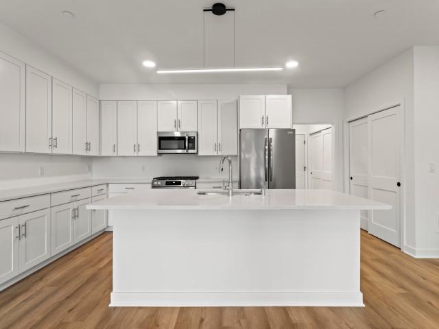9352 S Alder Pl, Unit 105
