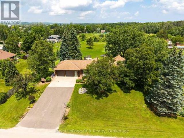 935 27Th Street W, Georgian Bluffs, ON, N4K 0G3 house for sale | Listing ID X13518 | Royal LePage