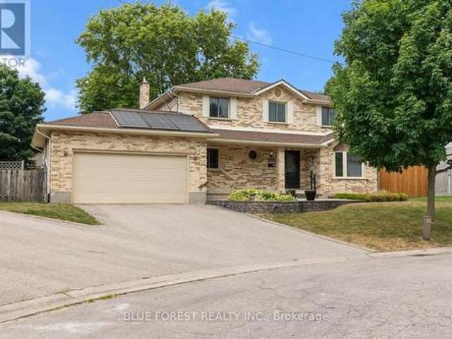 935 Country Club Place, London South Q, ON, N6C 5R5 house for sale | Listing ID X13708 | Royal LePage