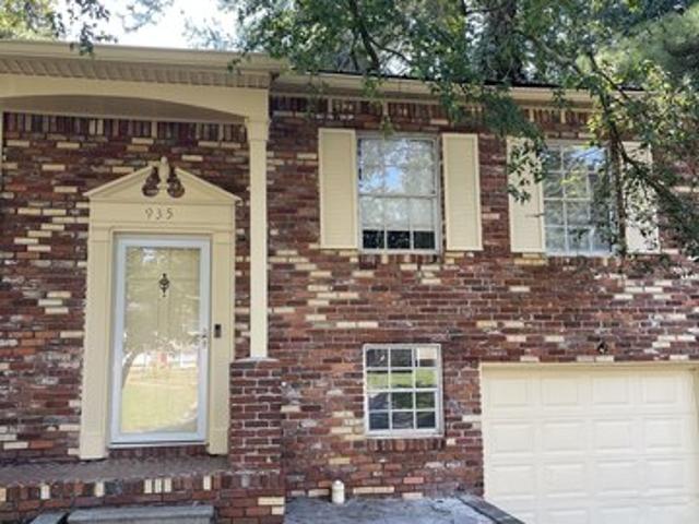 935 Bimini Ln, Forest Park, GA 30297