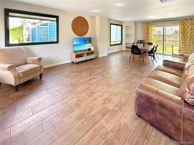 935 Brittany Way