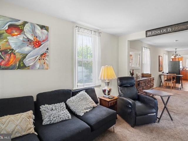935 Hillside Avenue