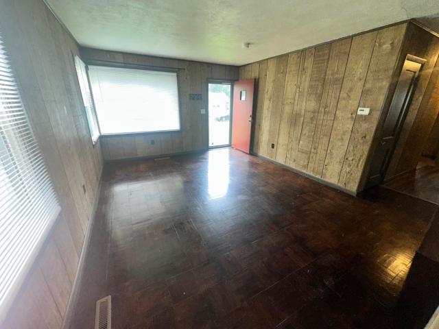 935 Lorine Lane