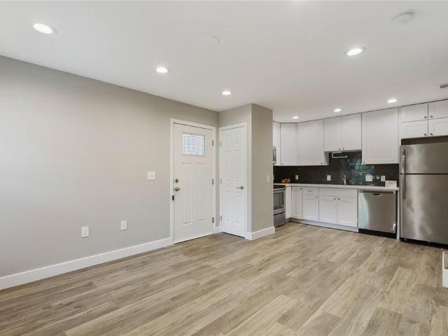 935 La Posada Dr # 158