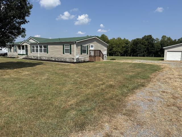 935 Pointe Ln