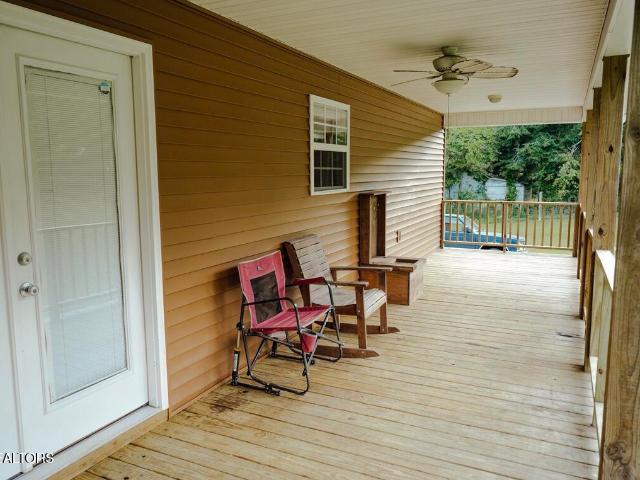 935 Pine Tree Rd