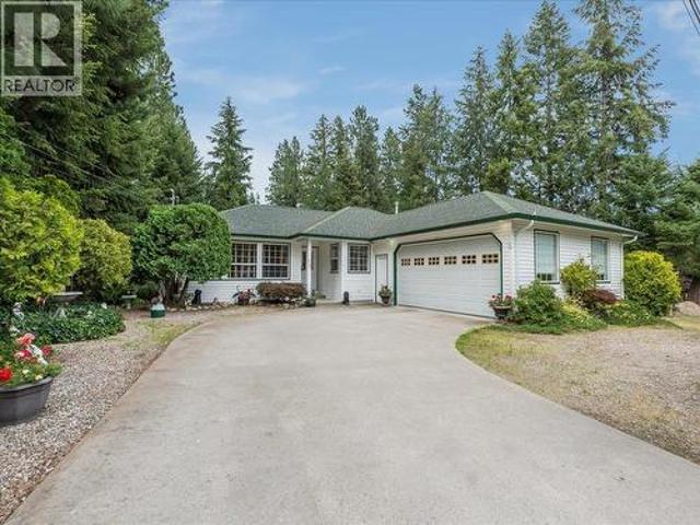 935 Pine Crescent, Genelle, BC, V0G 1G0 house for sale | Listing ID 10394 | Royal LePage