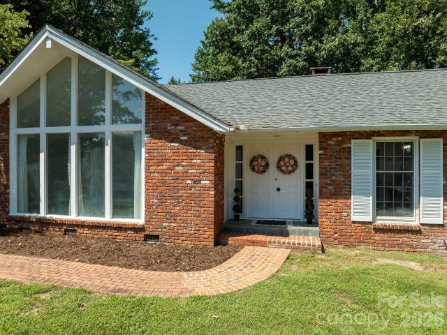 935 Ridgewood Drive NE