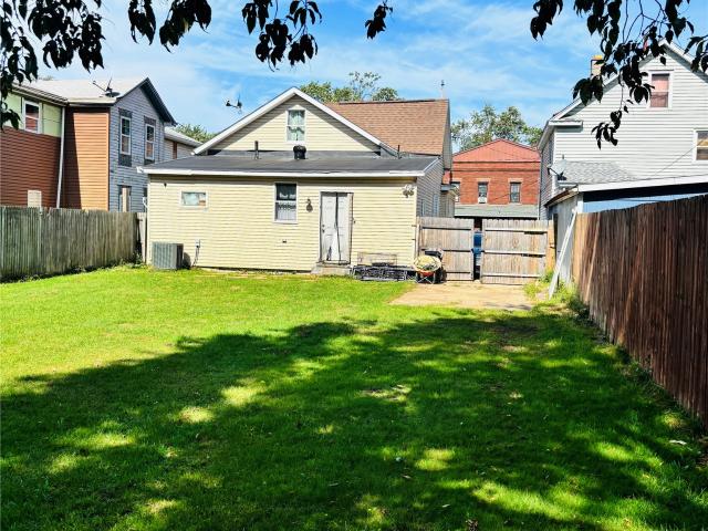 935 W 4 Street