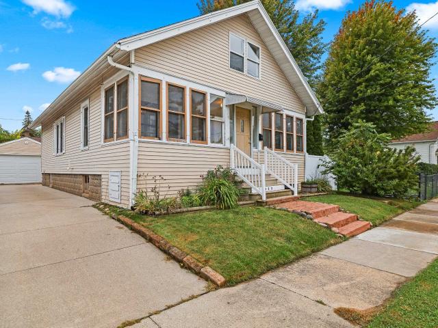 935 W 8TH Avenue