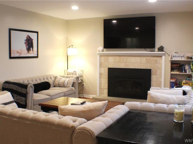9361 Lake Shore Road