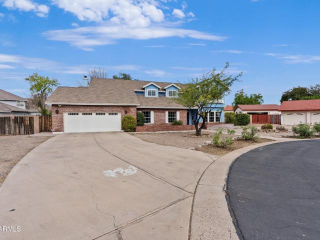 936 S LINDA Circle
