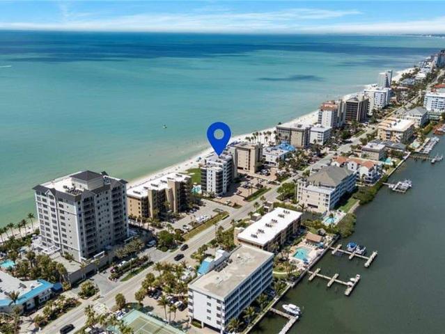 9375 Gulf Shore Dr 401, Naples, FL