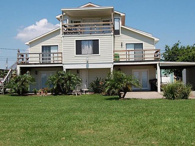937 5th St, San Leon, TX 77539