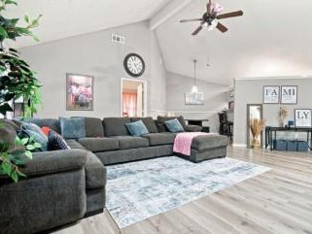 937 Knollwood Drive