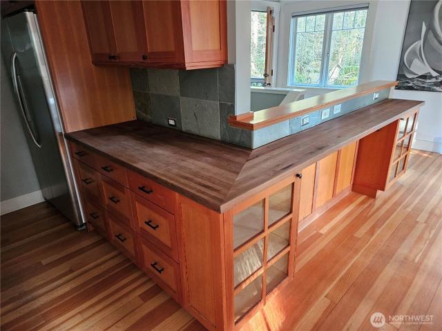 9380 Ferncliff Avenue NE, Bainbridge Island, US, WA