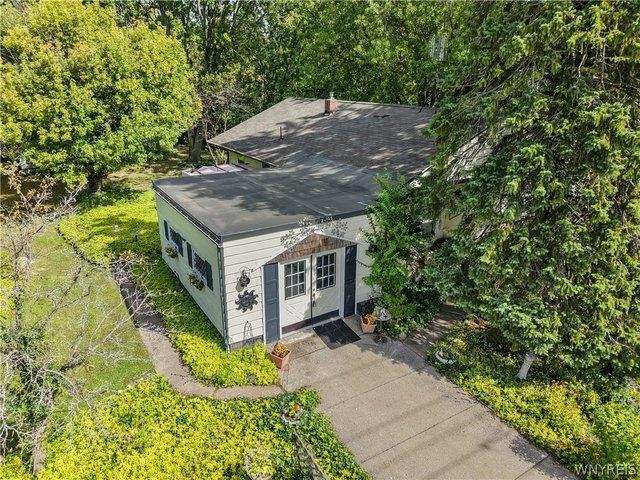 938 Beach Rd, Angola, NY 14006