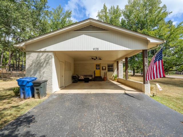 938 e poplar ave