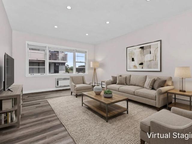 938 NORTH Boulevard # 402