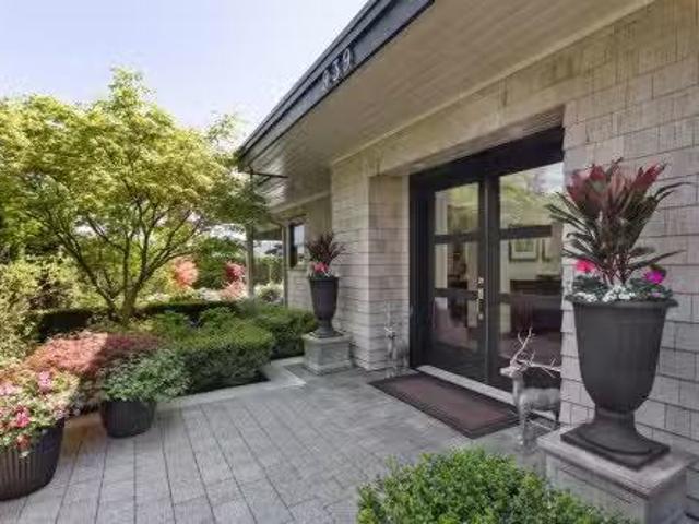 939 Friar Crescent, North Vancouver, BC, V7G 1M5 house for s.