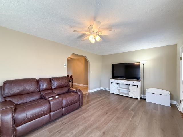 939 old white hill rd