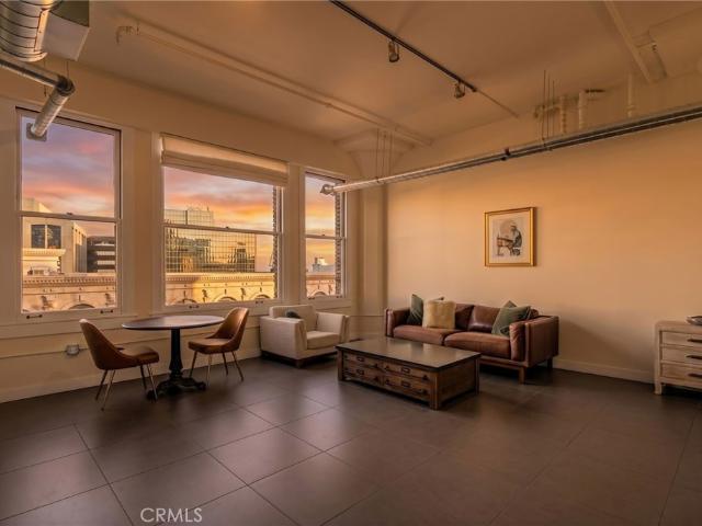 939 S Broadway #1001