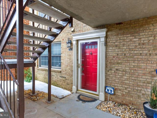 939 S Scott St, Unit 1, Arlington, VA 22204 | MLS #VAAR2068