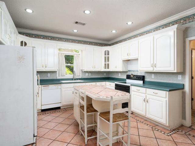 939 Parkhill Drive