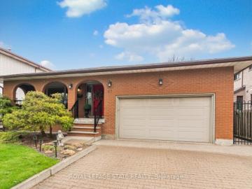 Hamilton, Ontario, Ontario - Garden, Fireplace