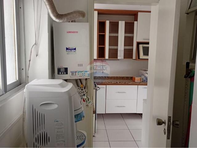 97 Área Útil Apartamento Alugar, 3 Dormitórios localizado em Avenida dos Estados, 405 Próximo a Av. dos Estados Portão, Curitiba, Paraná, 80610150 | Brasil