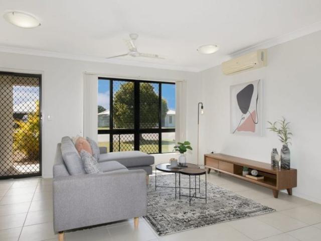 97 Daintree Dr, Bushland Beach