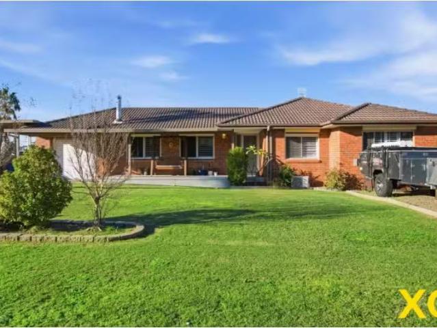 97 Gardner Circuit, Singleton Heights House for rent Listed b.