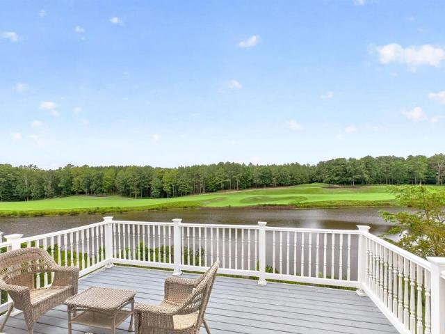 97 Lakeview Ct