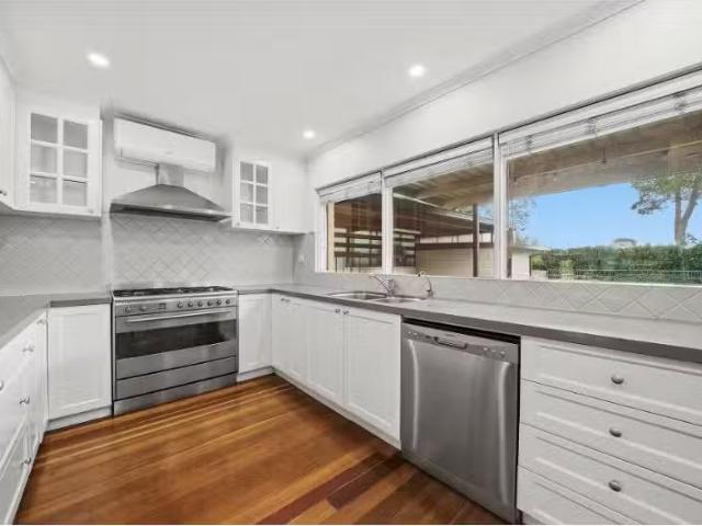 97 Links Avenue, Concord House for rent Listed by Philip Pign.