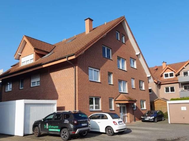 97 m² 3 Zimmer Wohnung im 1.OG mit Balkon!