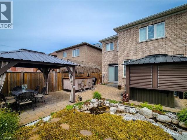 97 NARBONNE Crescent Unit# Main & Upper, Stoney Creek, Ontario, L8J0J6