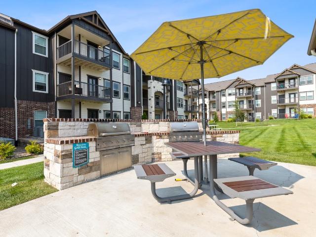 97 @ North Oak 2 Bedroom Apartment for Rent at 97 Ne 97th St, Kansas City, MO 64155 Meadowbrook Heights