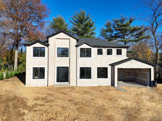 97 Parkway Dr, Roslyn Heights, NY 11577 | MLS #1001