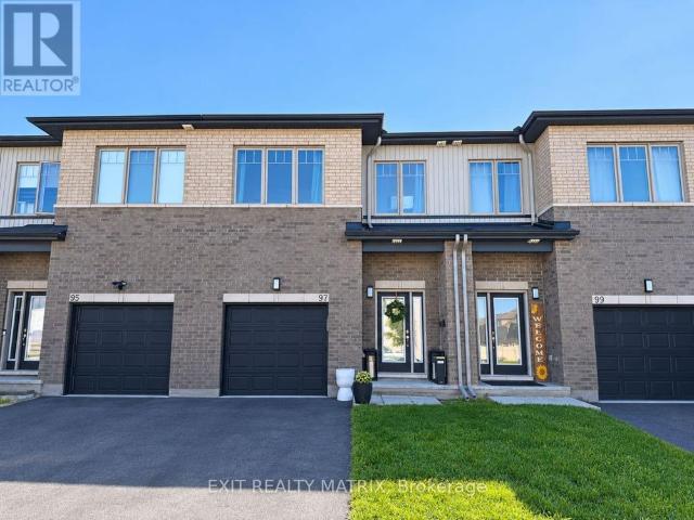 97 Rallidale Street Ottawa, ON K1X0G7